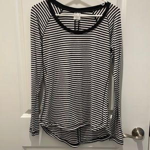 Women’s Calia by Carrie Underwood Black & White Striped Long Skeeve